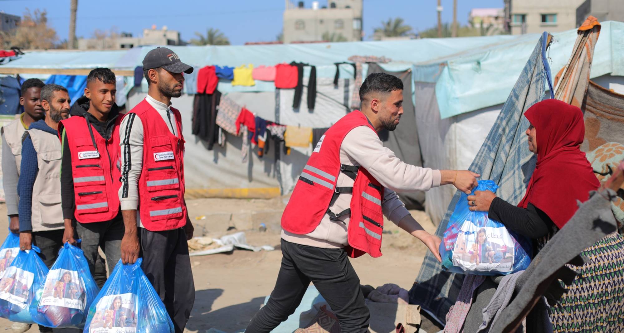 Distribution of food baskets to affected people in Gaza